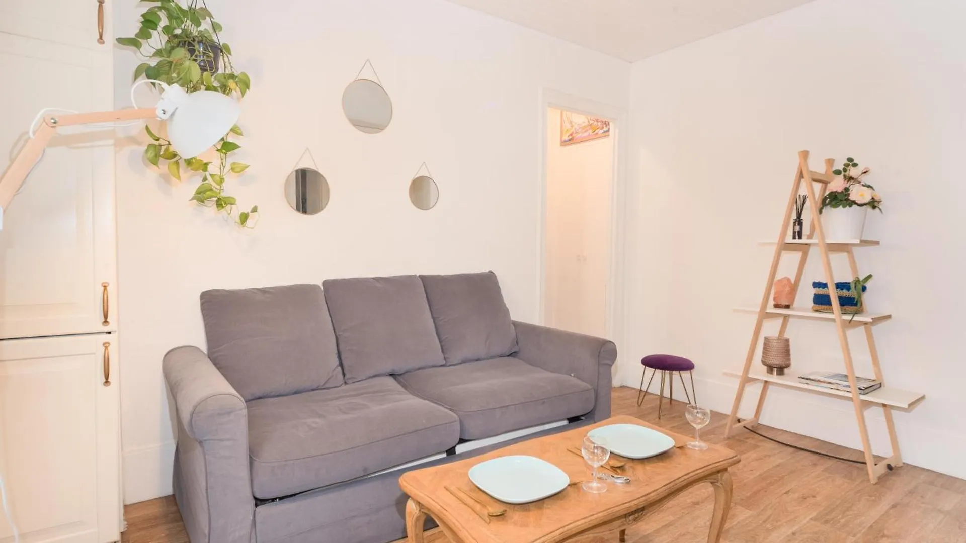 Homestay Cute Bedroom Central Location In Paris